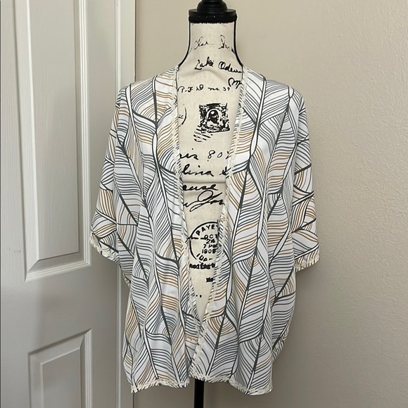 Manuhealii Other - NWT Manuhealii Butterfly Kimono Lei Hulu Sage Gray Peacock OS